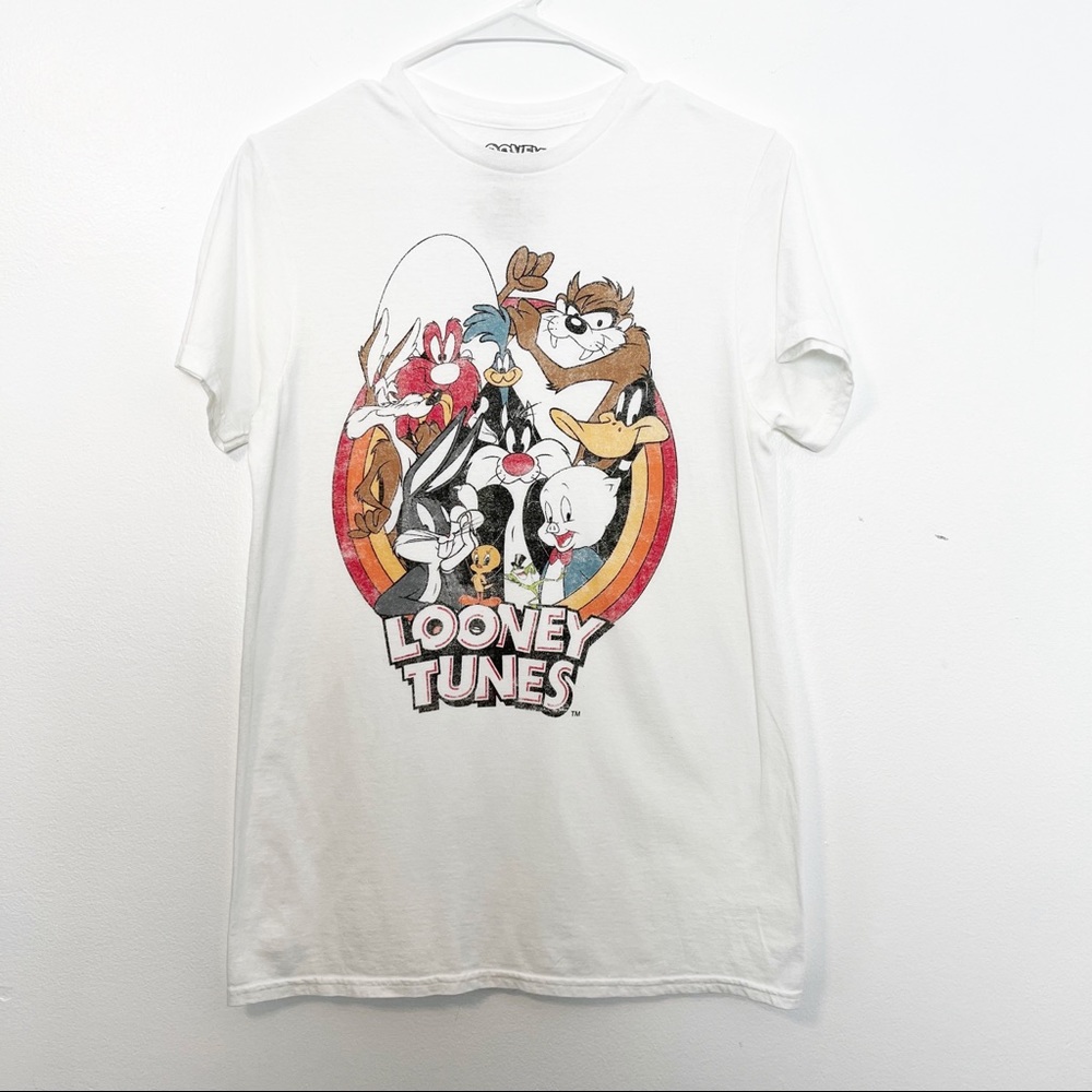 Men's Looney Tunes Retro Group Shot Logo Tee
